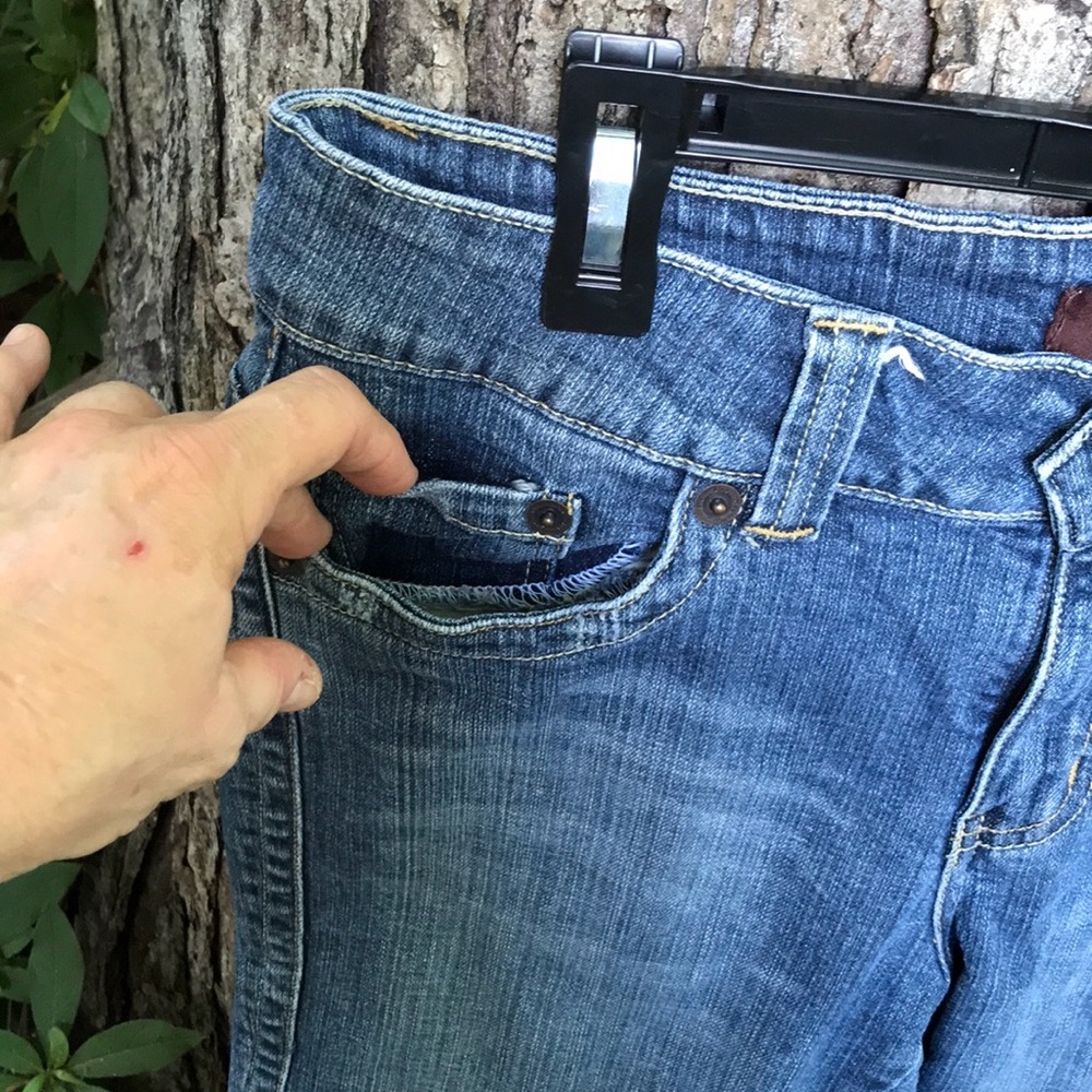 Lee One True Fit Lower on the Waist Denim Blue Jean Bermuda Shorts Capris 7/8 M